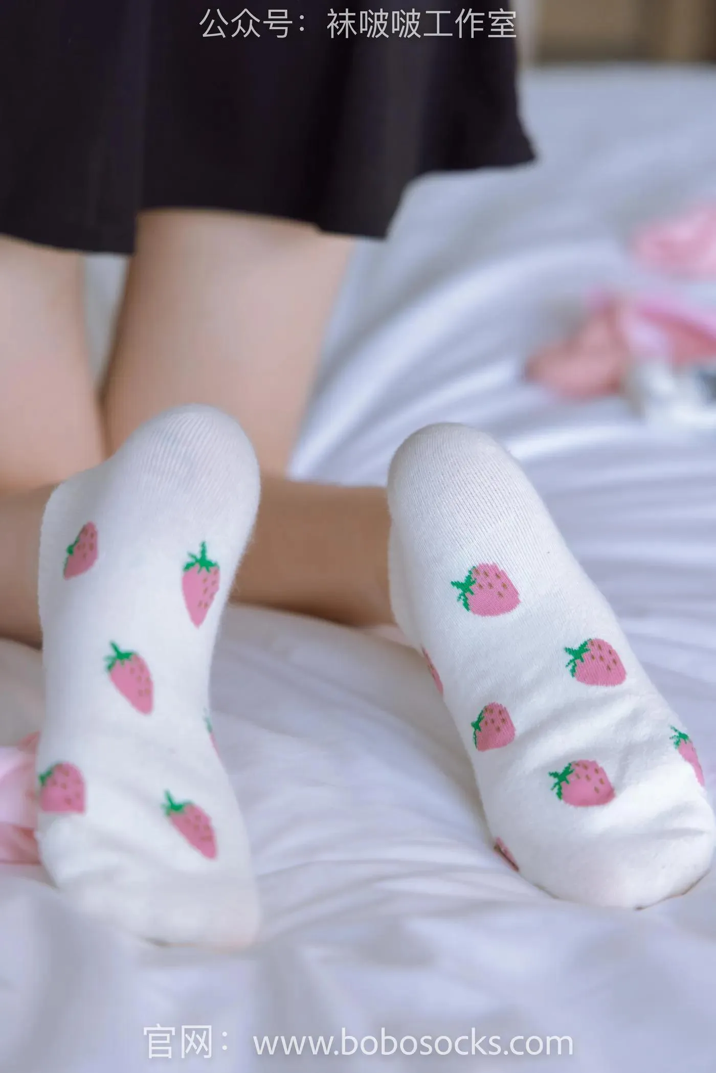 [BoBoSocks袜啵啵]NO.127 稚予-麦昆板鞋、两双自然穿旧棉袜、裸足 [139P]插图1